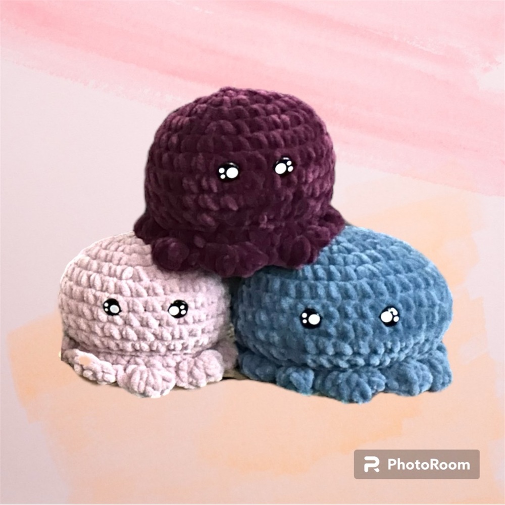Jumbo Crochet Octo pal plush!